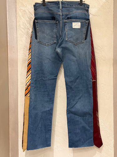 YI YI Jeans Tie II | Loft 33